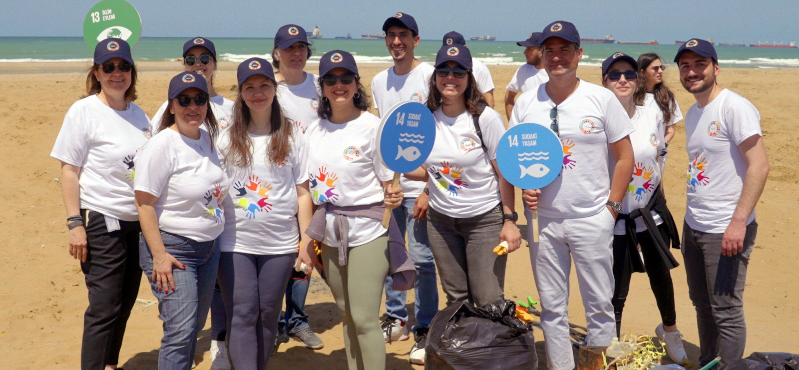 ICA Volunteers cleaned Kısırkaya Beach with the support of primary school students